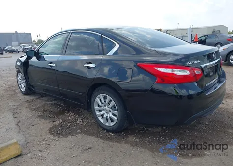 2017 Nissan Altima 2.5 S z USA, uszkodzony, nr VIN 1N4AL3AP7HC209387